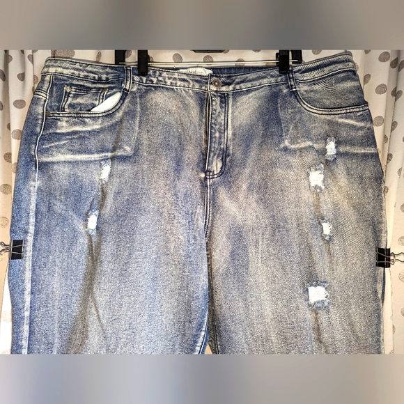 Two Toned👖 24 - Picture 3 of 13